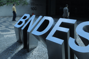 Empréstimos para empresas: BNDES vai oferecer linha de crédito com suspensão do pagamento por até seis meses