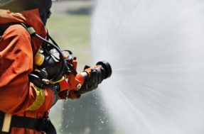 O que faz um bombeiro civil?