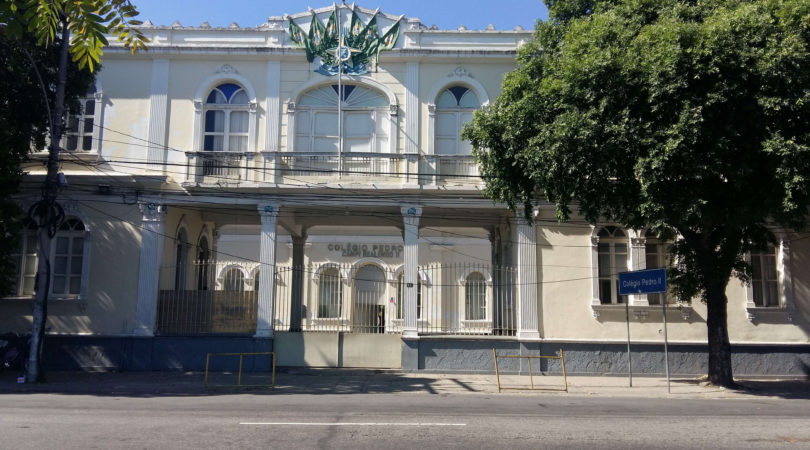Colégio Pedro II abre concurso no RJ com 50 vagas na educação; salários até R$ 13,2 mil