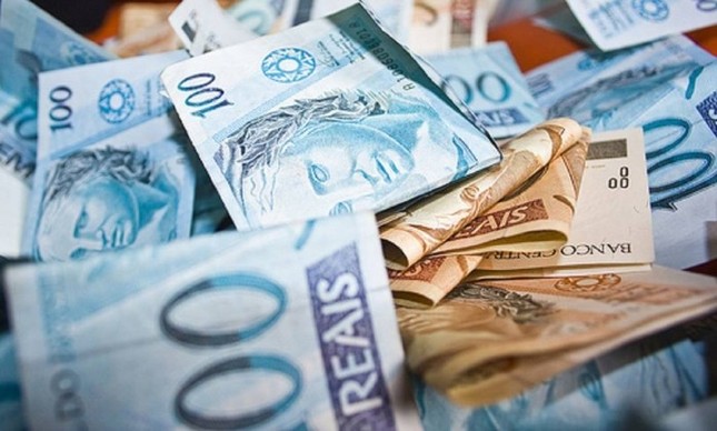 Colecionadores pagam até R$ 275 por cédula antiga de R$ 1