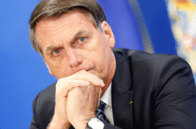 Bolsonaro prepara saque extra do FGTS e auxílio de R$ 400 em 2022