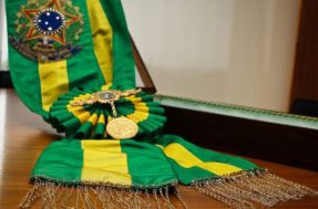 Ouro, diamante e 112 anos: 4 fatos curiosos da faixa presidencial brasileira