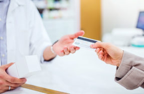 Conheça 5 opções de cartões de farmácia que garantem descontos em medicamentos