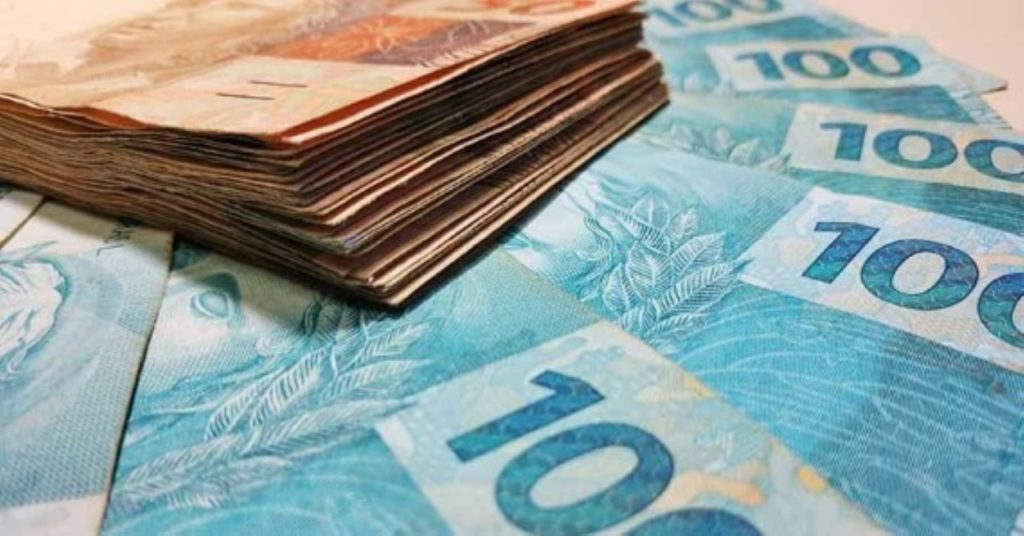 Trabalhadores recebem benefícios de R $ 261,25 em outubro