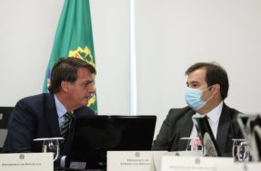 Bolsonaro quer aumentar salário de servidores até o fim de seu mandato, em 2022