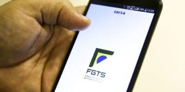 Solicitar saque emergencial FGTS pelo celular
