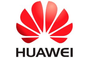 Crachá ‘espião’: Huawei gera polêmica com dispositivo suspeito em evento