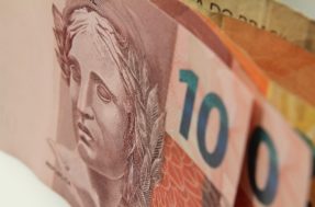 Auxílio permanente de R$ 1.200 será pago pelo governo em 2022?