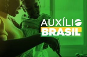 Auxílio Brasil de R$ 400 vira lei após sanção de Bolsonaro