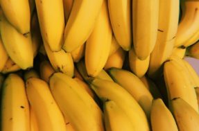 Este truque simples vai mudar sua forma de guardar bananas e fazê-las durar mais tempo