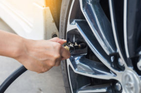 Aprenda a calibrar o pneu e descobrir quantas libras usar no seu carro