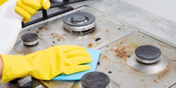 Parece novo: faça essa mistura caseira para limpar o fogão da sua casa