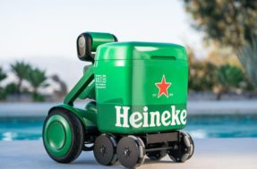 Heineken vai sortear 12 robôs que levam cerveja e perseguem proprietário