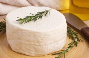 Aprenda a fazer queijo caseiro usando apenas 2 ingredientes