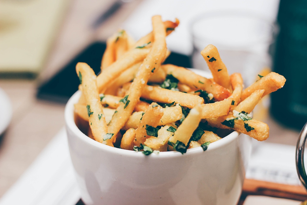 Aprenda a preparar batata frita crocante na airfryer - Edital