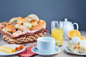 Não coma estes 3 alimentos de manhã se quiser controlar a glicose alta