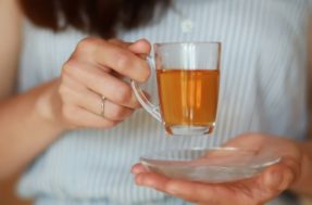 Que chá é bom pra baixar a glicose? Confira as MELHORES opções