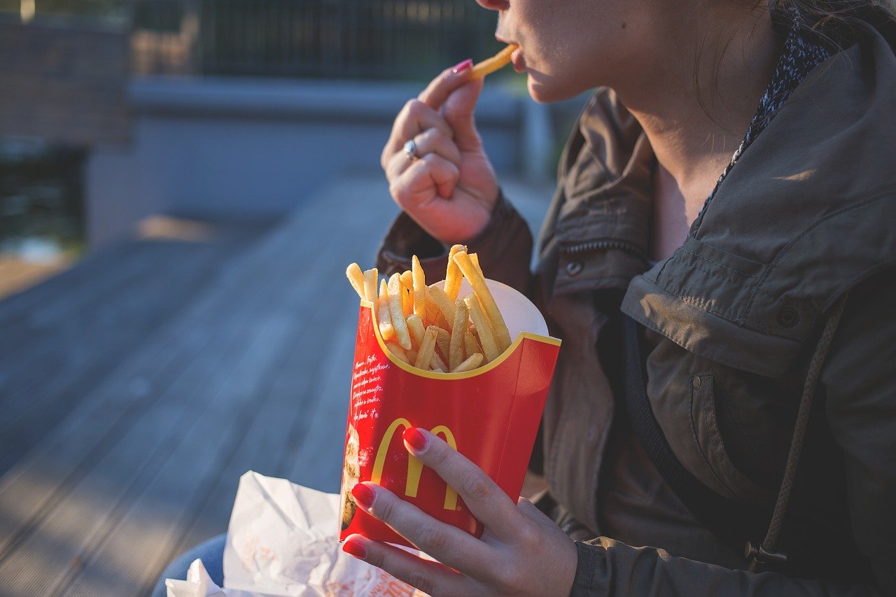 Aprenda a preparar batata frita crocante na airfryer - Edital