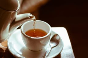 Chá de alecrim ajuda a emagrecer? Descubra como funciona