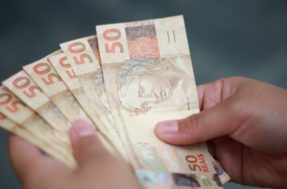 Quem são os brasileiros que podem sacar até R$ 1.800 em 2022? Veja os contemplados