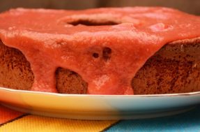 Aprenda a fazer um delicioso bolo de fubá com goiabada na airfryer