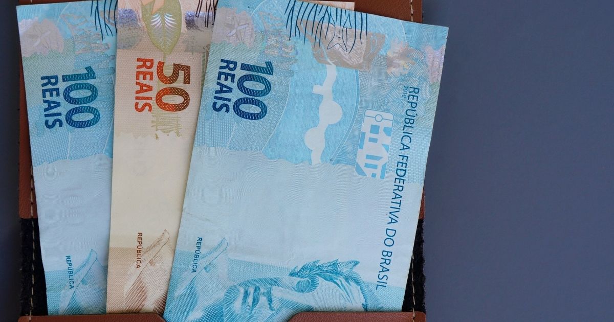 ¿Se reajustará el salario mínimo de los brasileños en 2022?