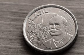 Já olha no bolso: moedas de R$ 0,50 com erro e letra valem uma fortuna