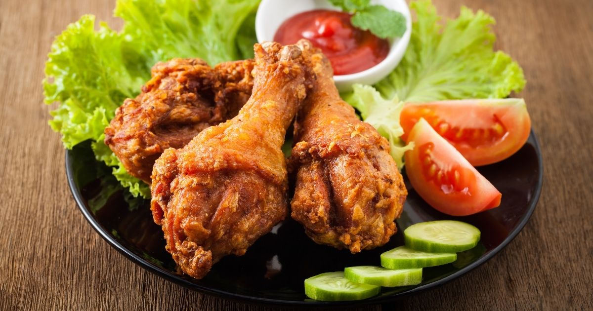 Frango frito crocante e perfeito Aprenda o truque e faça em casa