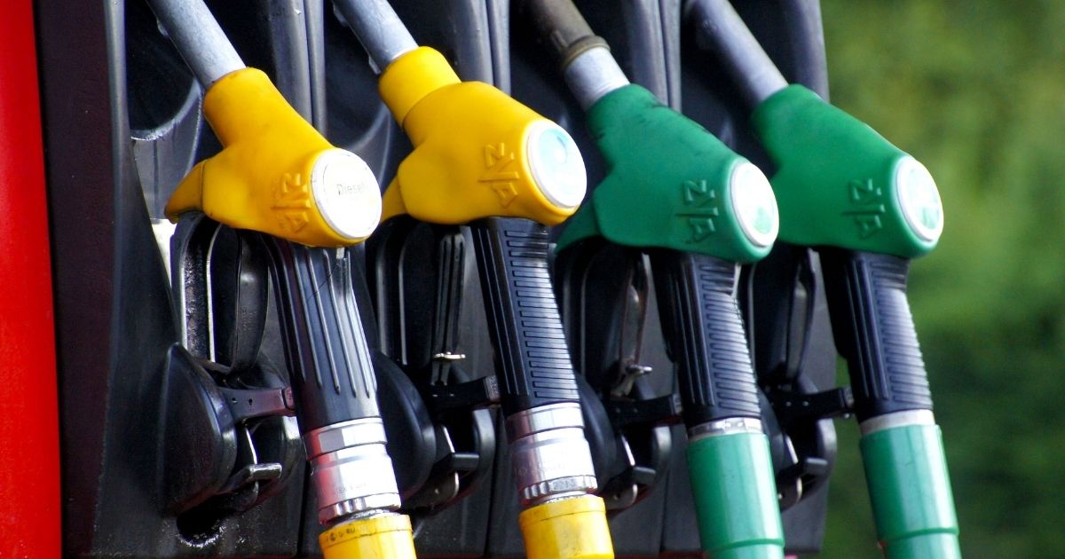 Los precios de los combustibles vuelven a subir después de cinco meses de caída, explica el IBGE