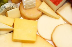 Bactérias e muito sódio: pesquisa reprova marcas de queijos contaminados
