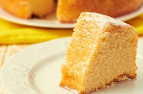Aprenda a fazer um bolo de milho de latinha facílimo com ingredientes especiais