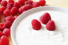 Aprenda a fazer um delicioso iogurte caseiro e nunca mais gaste com isso