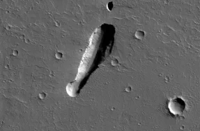 Poço ou relevo: o que você enxerga nessa ilusão de ótica vinda de Marte?