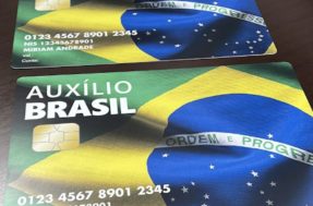 Mais de 500 mil novos cartões do Auxílio Brasil serão entregues