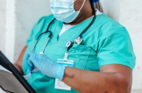 Empregos: 850 vagas abertas na área de enfermagem; salários ultrapassam R$ 4.000