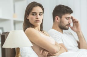 Hábitos irritantes entre os casais que estão juntos há muito tempo