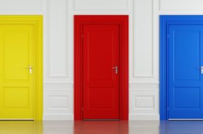 Qual é a cor da porta da sua casa? Escolha pode detonar energias do seu lar