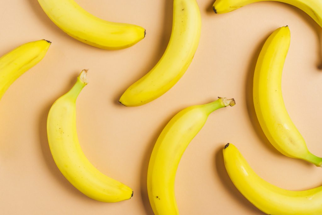 A quantidade de radiação encontrada na banana e na castanha-do-pará pode ser considerada perigosa? Entenda a polêmica.