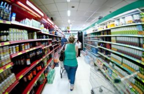 Bloqueios nas rodovias afetam itens em 70% dos supermercados