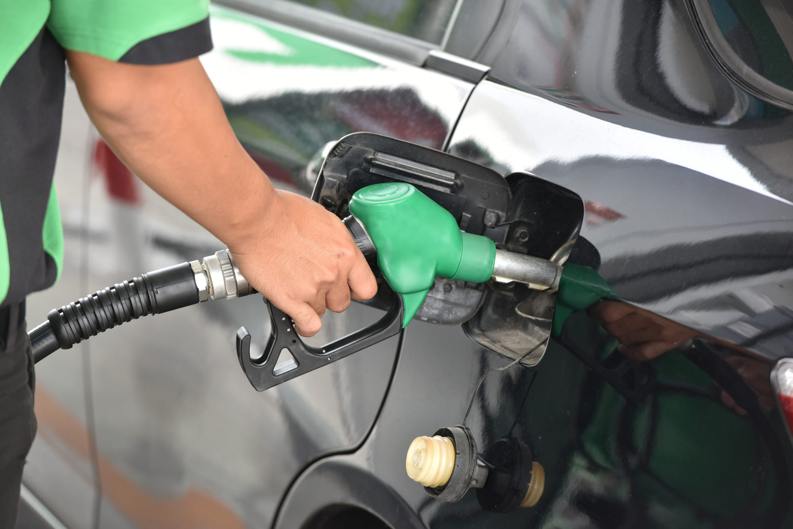 Convenience in your pocket!  gasoline fell for the fifth consecutive month;  See prices