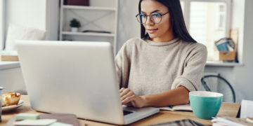 Conectada: Mercado livre abre cursos online para mulheres na tecnologia