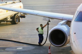 Bloqueio nas estradas gera risco de falta combustível em aeroportos, alerta Abear