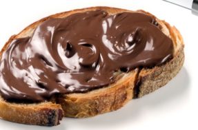 Esta versão saudável de Nutella caseira está enlouquecendo o mundo