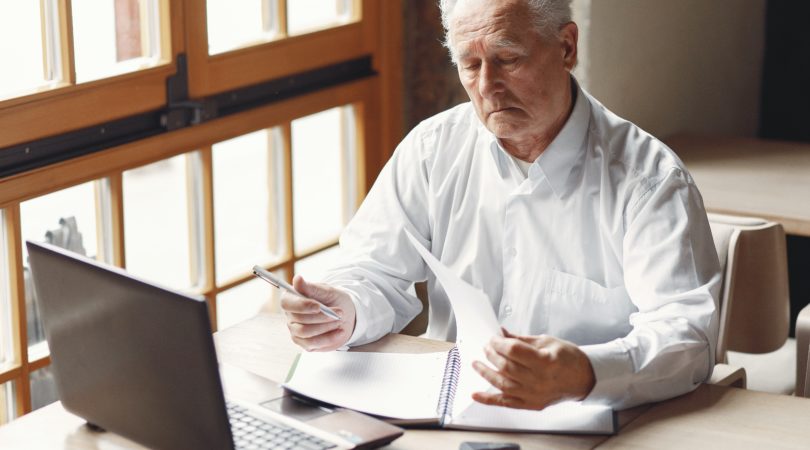 Homem de 68 anos tem aposentadoria negada após 47 anos de trabalho