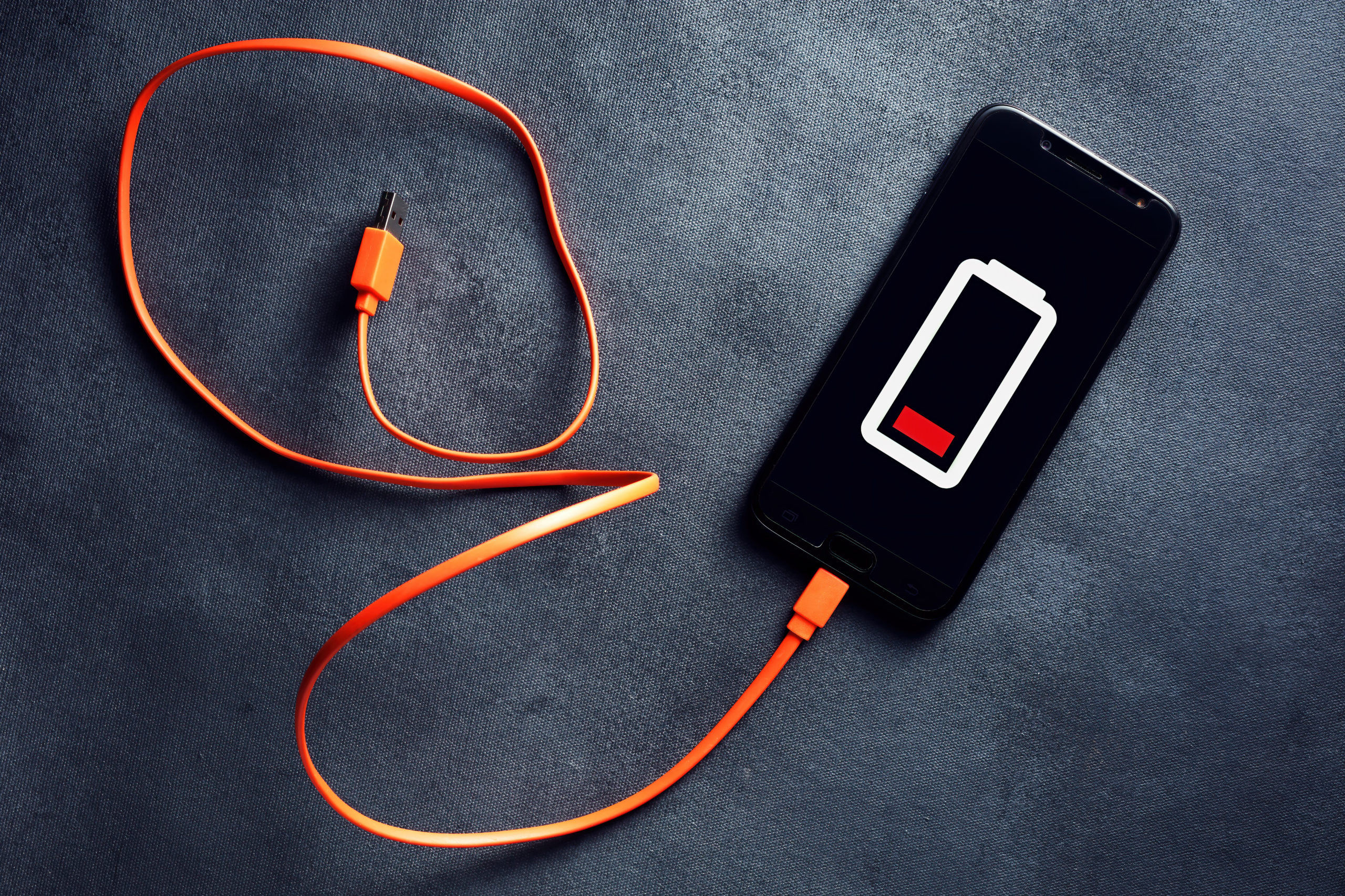 Your cell phone battery doesn't last because of these three useless functions