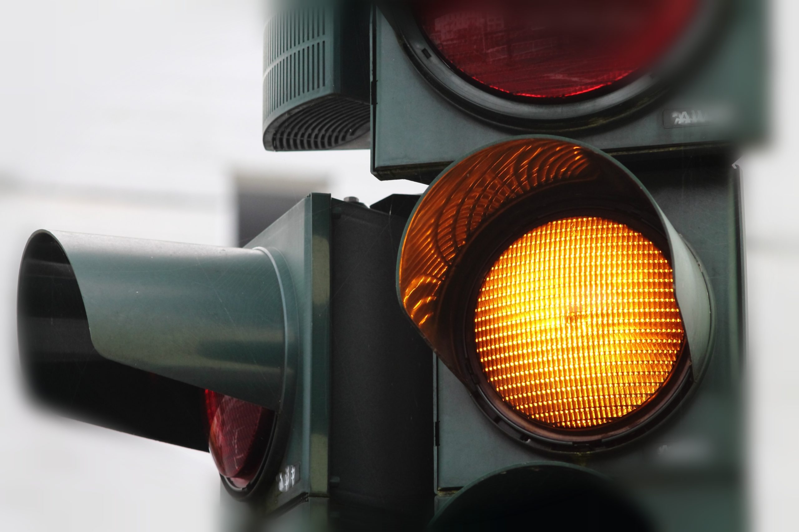 yellow light on cop car meaning