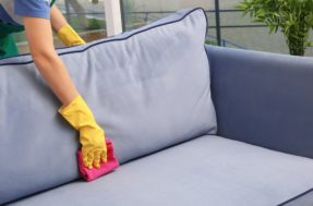 Como limpar sofá de tecido que suja muito: passo a passo aqui!