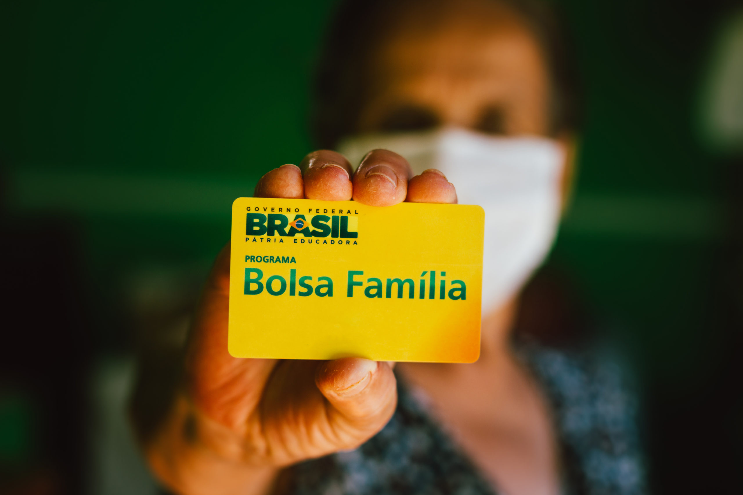 Em junho, Bolsa Família garante renda mínima de R$ 142 per capita