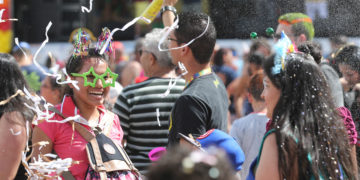 O que abre e fecha no Carnaval 2023? Descubra para se planejar