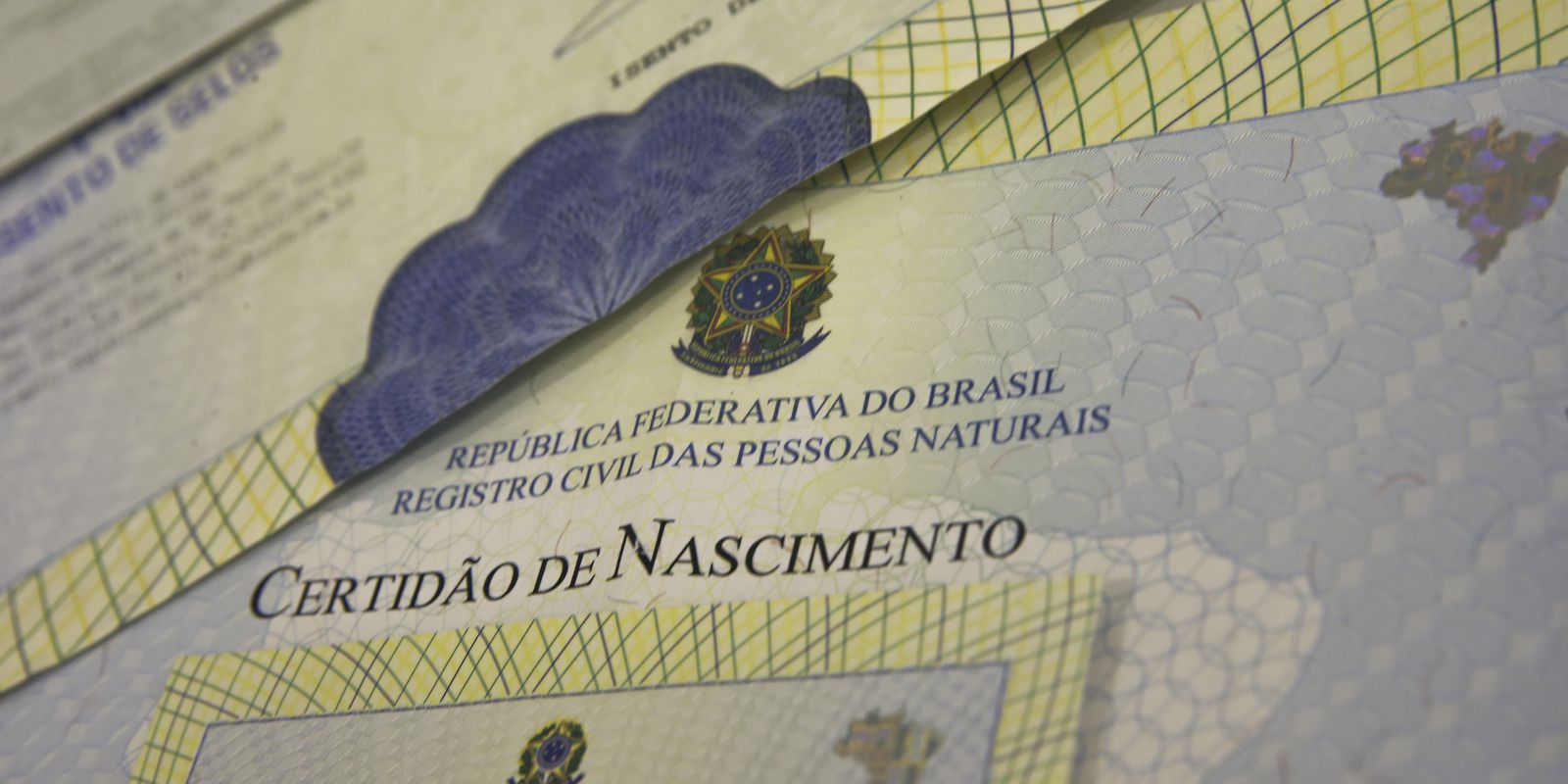 Aprenda a emitir a certidão de nascimento pela internet sem ir ao cartório